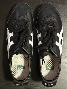 Onitsuka Tiger Mexico 66 - Black/White | Men’s 9 / Women’s 11